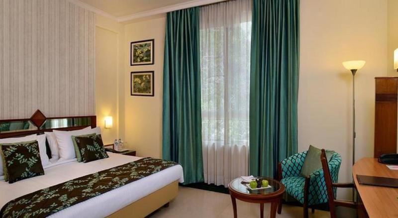 Hotel J P Cordial Bangalore Esterno foto