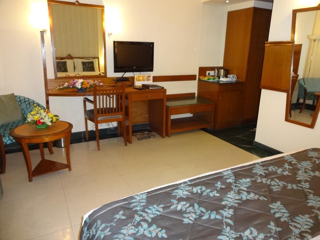 Hotel J P Cordial Bangalore Esterno foto