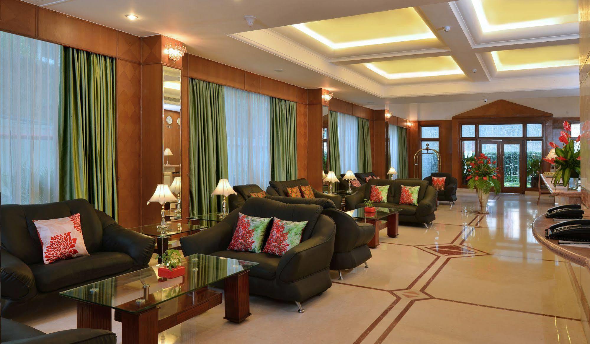 Hotel J P Cordial Bangalore Esterno foto